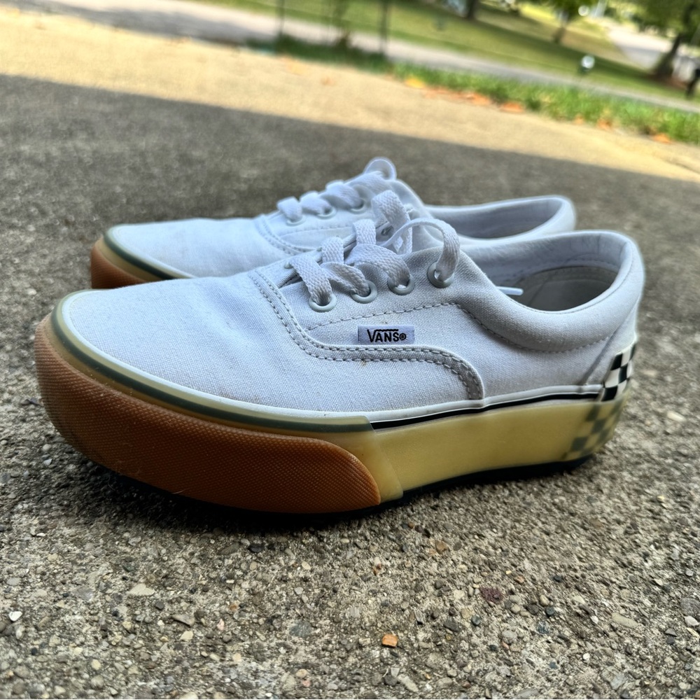 Vans White Sneakers with Platform Gum Sole and Checkered heel